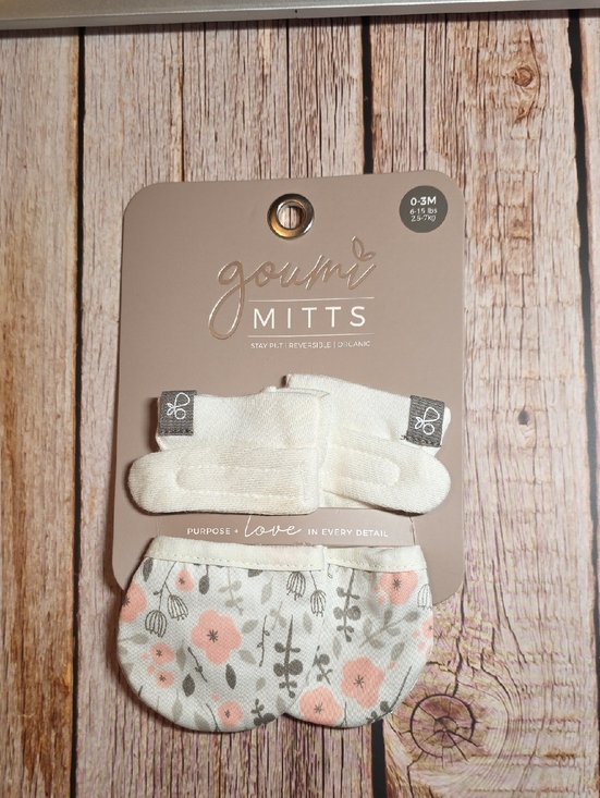 Goumi Other - Goumi Cream & Pink Floral Baby Mittens